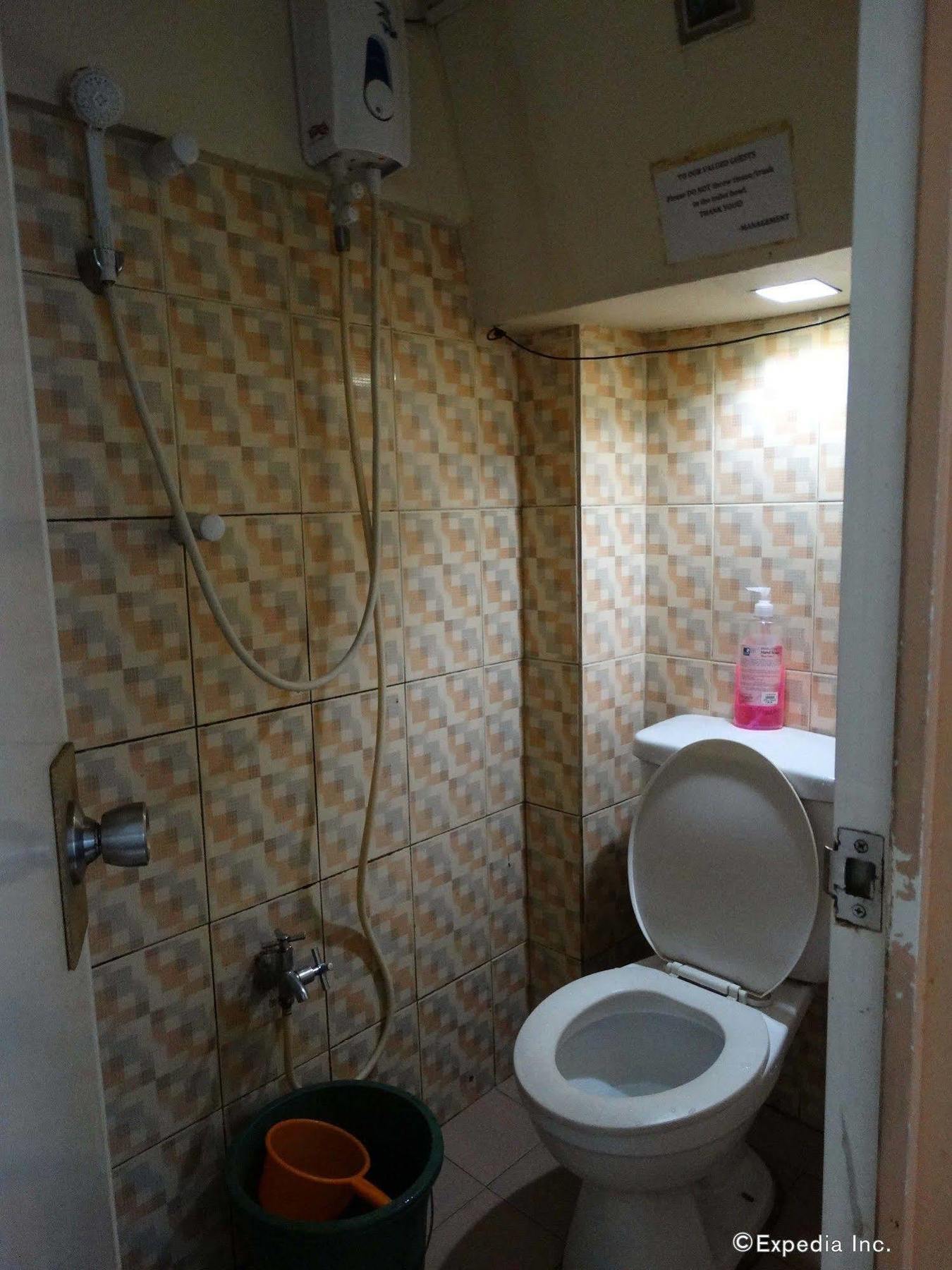 מנילה Gaius Inn מראה חיצוני תמונה